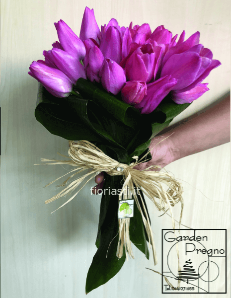 Bouquet di tulipani rosa base