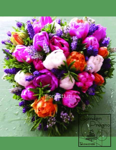 Cuore di fiori freschi assortiti  (come foto)