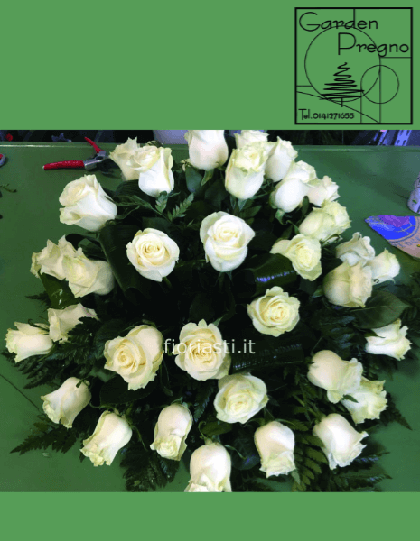 Pouf di fiori freschi per funebre con rose