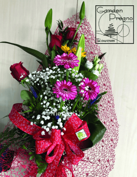 Mazzo lungo misto con gerbere e rose