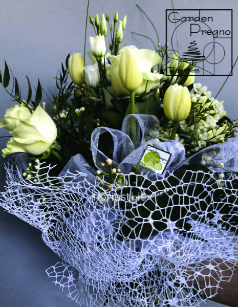 Bouquet  di rose bianche e tulipani