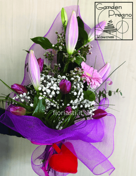 Mazzo gambo lungo con lilium gerbere e tulipani