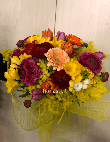 Mazzo misto con mimosa